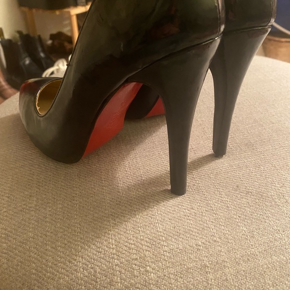Christian Louboutin red bottoms - Picture 3 of 5